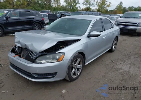 2012 Volkswagen Passat 2.5L Se z USA, uszkodzony, nr VIN 1VWBP7A32CC048783